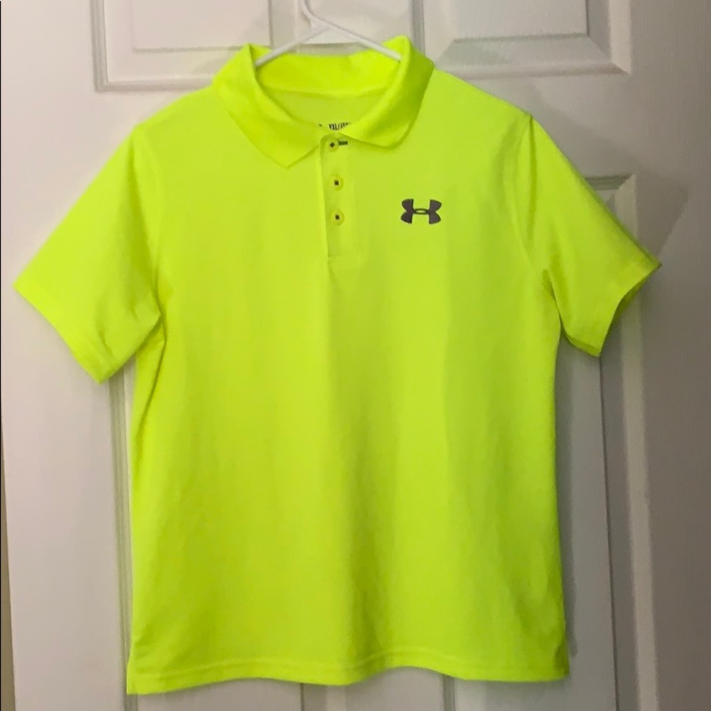 🌺 Under Armour Loose Fitted Shirt Youth XL